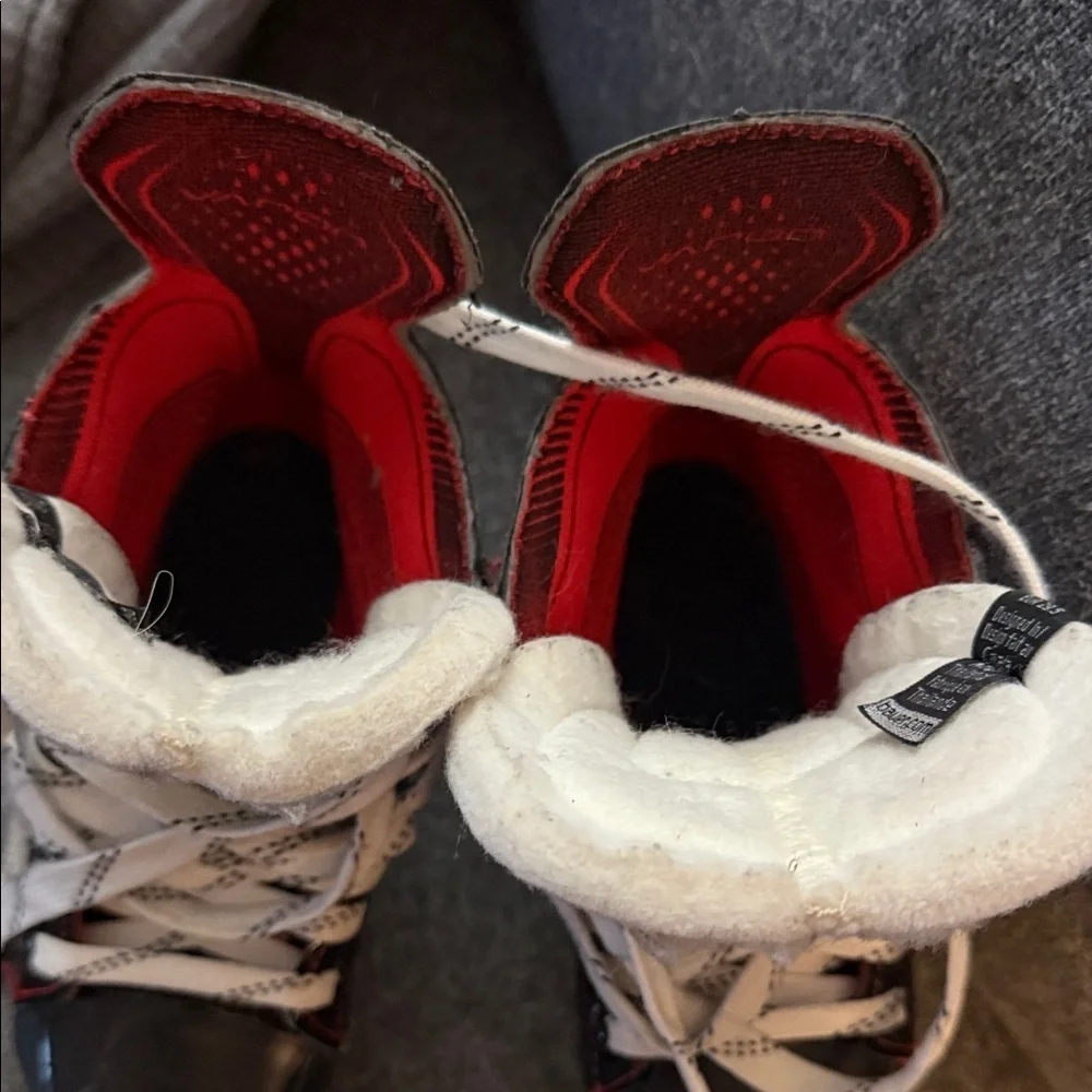 Bauer X2.7 Vapor Black and White Ice Hockey Skates with Red Accents Size Y12 - Picture 4 of 7